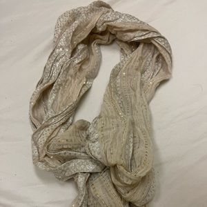 Women’s scarf